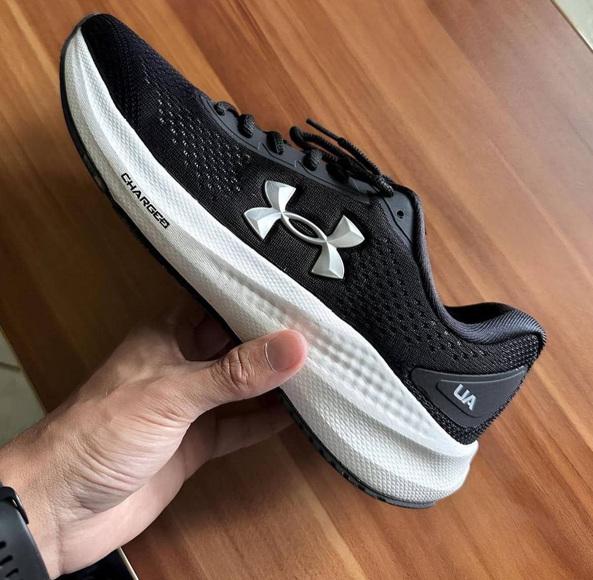 Tênis Esportivo Masculino Charged Starlight Se Under Armour