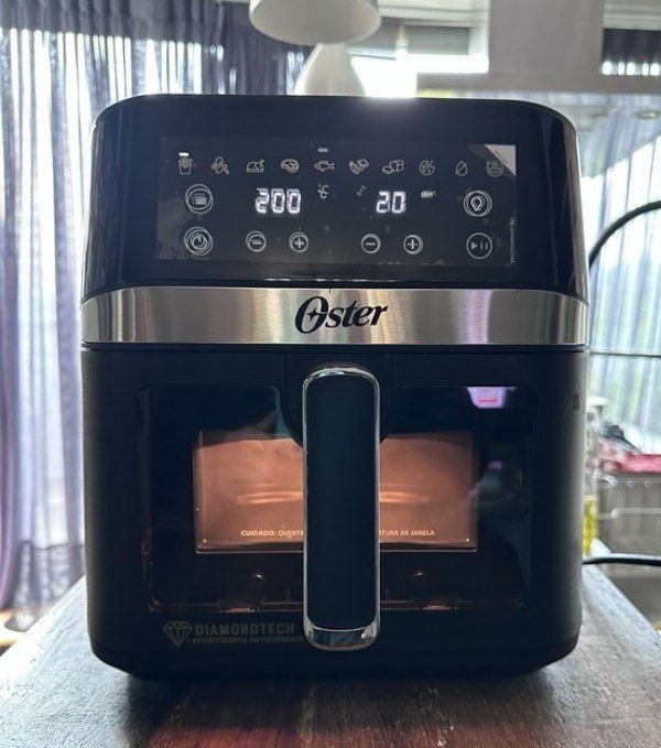 Air Fryer Oster DiamondTech Preto e Prata com Timer 6L