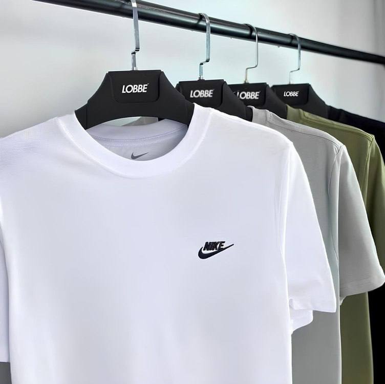 Camiseta Nike Sportswear Club Masculina