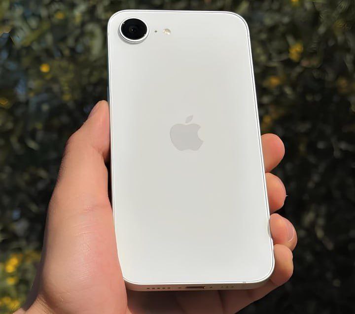 Apple iPhone 16e 128GB Branco 6,1" 48MP iOS 5G