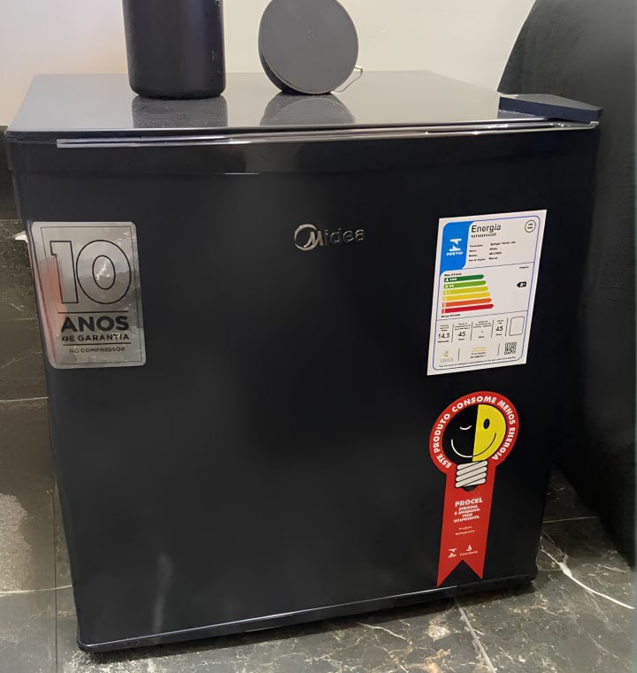 Geladeira Frigobar Midea Mrc06 Preta 45l