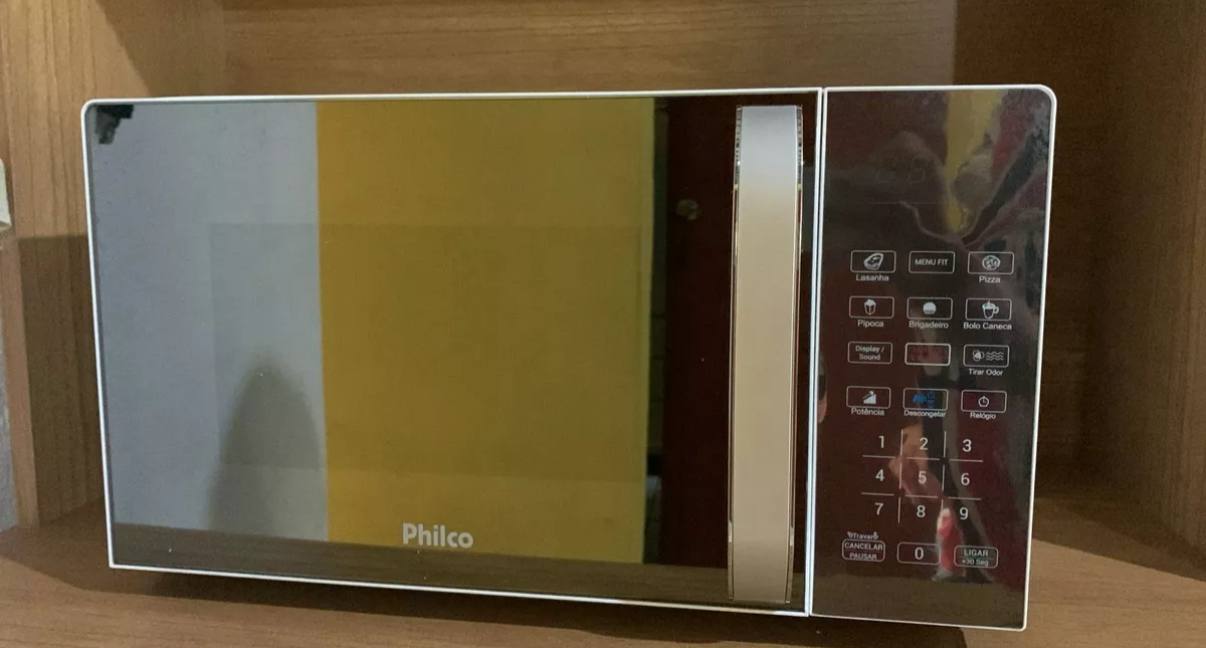 Micro-ondas Philco Pmo23eb Limpa Fácil 20l Potência De 1100w Cor Branco