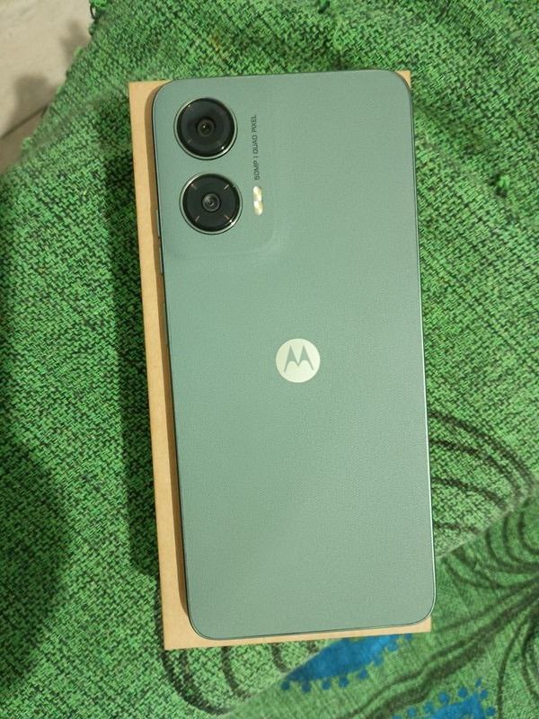 Smartphone Motorola Moto G35 5G 6,7 Octa Core 256GB 12GB Câmera Dupla Quadriband