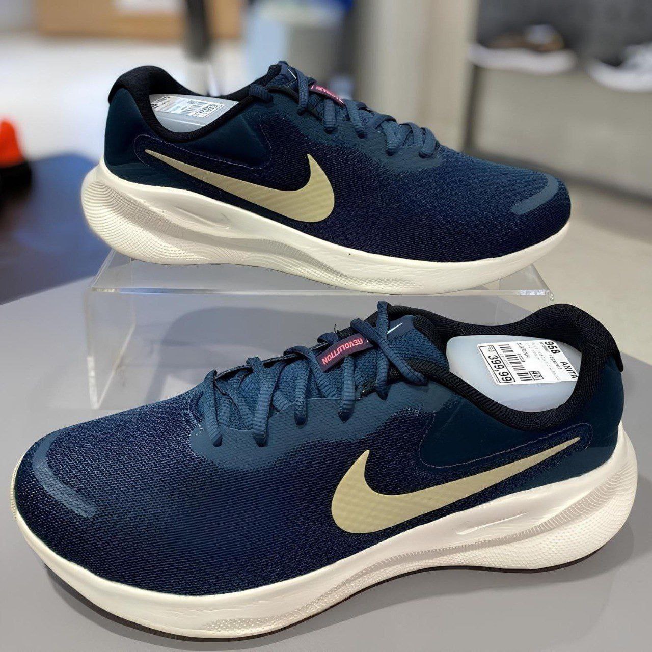 Tênis Nike Revolution 7