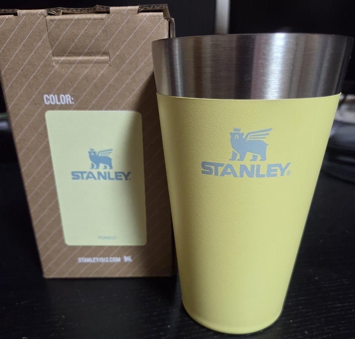 Stanley - Copo de cerveja isolado, copo empilhável Stay Chill de 473 ml, para bebidas quen...