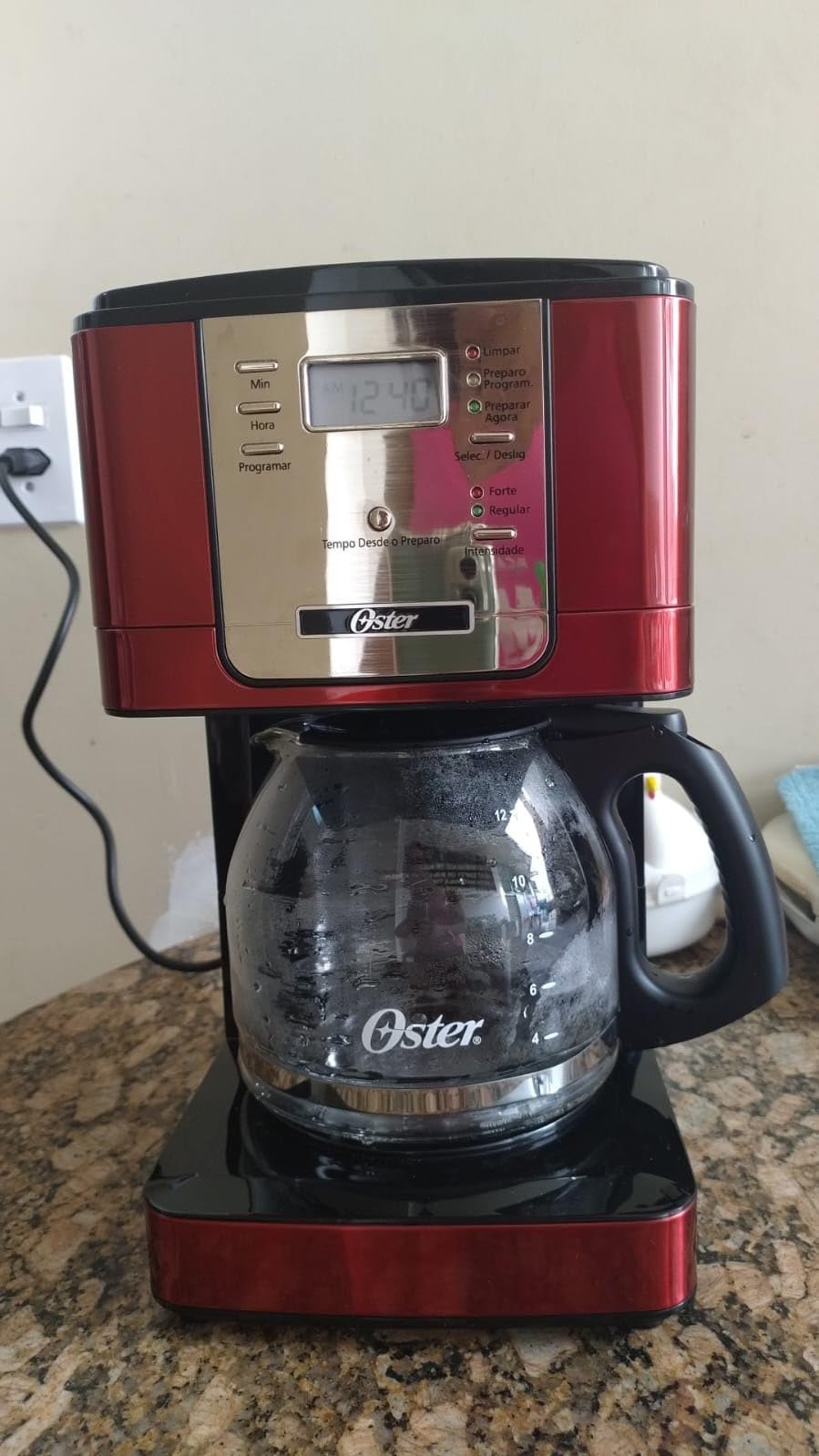 Oster Cafeteira Flavor Programável, 1,5L, 110V, Vermelha/Preto, 1000W, BVSTDC4401RD